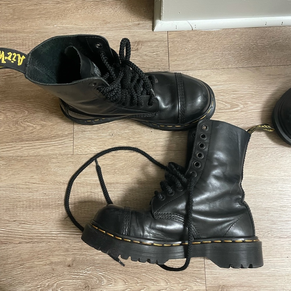 Vintage Steel-toed platform dr martens (england)